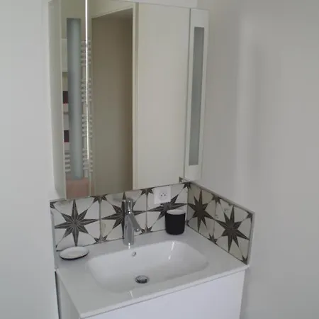 Bed & Breakfast Maison Latour 3*