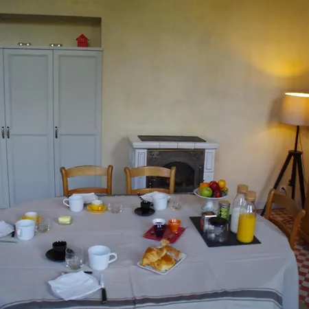 Couette-café Maison Latour 3*