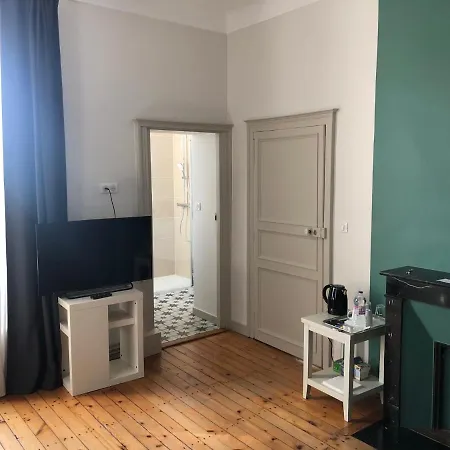 Maison Latour 3* 绍莱