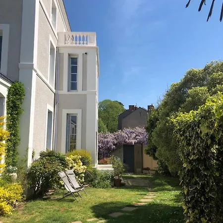 Maison Latour Bed & Breakfast Cholet