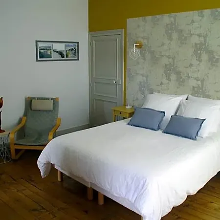 Maison Latour Couette-café 3*